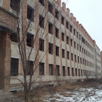 Закинутий Івано-Франківськ: як виглядає будинок, який слугує пристанищем для прогульників та наркоманів. Фото