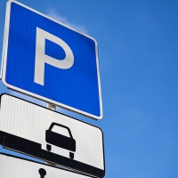 В Івано-Франківську біля будівлі ОДА облаштують парковку