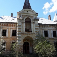 Закинутий палац графа Рея: як на Франківщині руйнується сторічна пам'ятка архітектури. ФОТО 