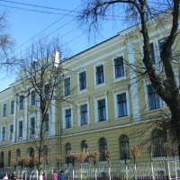 Знайомимось з історичними будівлями Івано-Франківська. Духовна семінарія св. Івана Златоустого. Фото