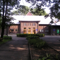 Знайомимось з історичними будівлями Івано-Франківська. Головний павільйон обласної сільськогосподарської виставки