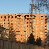 Поки триває скандальне будівництво на Мазепи,144, ПП "Прикарпаття і К" продає апартаменти по 450$ за м2