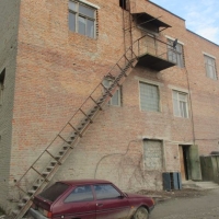 У Франківську майже за 2 млн грн продається побутове приміщення із кузнею