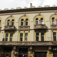 Знайомимось з історичними спорудами Івано-Франківська: Будинок на Грушевського,10. ФОТО