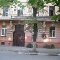 Знайомимось з історичними будівлями Івано-Франківська. Колишня українська державна гімназія. ФОТО