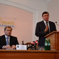 Луценко зацікавився рішенням депутатів Івано-Франківської міськради віддати під забудову промзону на Макогона