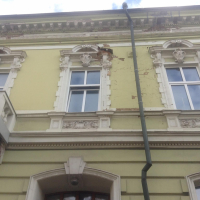 В середмісті Івано-Франківська розсипається історична будівля