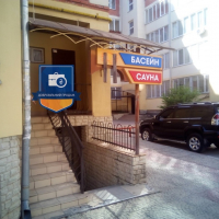 У Франківську на вул Військова приміщення з басейном продають через аукціон