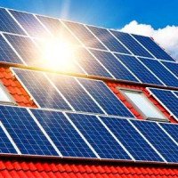 Українцям заборонили встановлювати домашні сонячні електростанції на землі