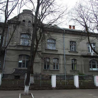 Будинки-привиди Івано-Франківська: моторошна залізнична лікарня на Тарнавського
