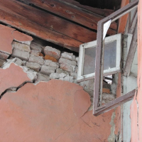 В Івано-Франківську розвалюється житловий будинок ВІДЕО