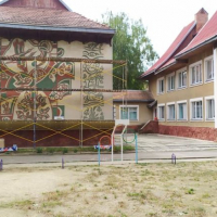 Скандальне сграфіто на фасаді &laquo;Карпатської казки&raquo; пропонують зрізати і передати в музей