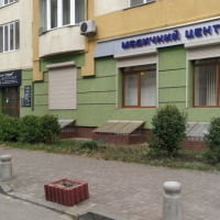  Тротуар чи парковка: у Франківську ОСББ не дають дозвіл облаштувати антипаркувальні стовпці