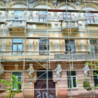 У Франківську думають, як рятувати старі кам'яниці. ВІДЕО