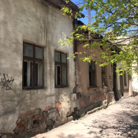 Будинки-примари: в середмісті Івано-Франківська руйнуються дві столітні кам'яниці. ФОТО