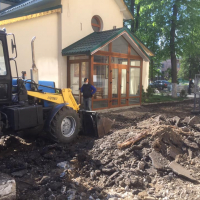 Натериторії МКЛ №1 продовжують будувати окремий заїзд для хворих з підозрою на коронавірус