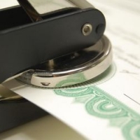 В Україні можуть повернути паперові свідоцтва про право власності на нерухомість