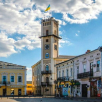 Влада Коломиї планує продати з-під молотка 23 комунальні приміщення