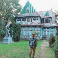 В Косові на очах руйнується одна зі старих будівель санаторію. ФОТО
