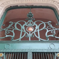 Балкон, двері та огорожа: в Івано-Франківську взялися реставрувати елементи старовинних будинків