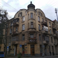 Легенди Івано-Франківська: як у старій кам'яниці скарб знайшли