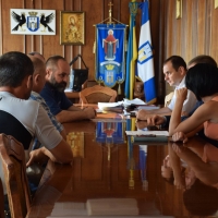Міський голова зустрівся з власниками гаражів в кооперативі "Соколи". Фото