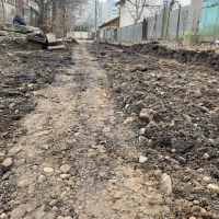 В УКБ продовжили капремонт двору на вулиці Хмельницького