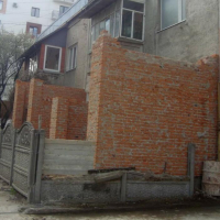 У Франківську з&rsquo;явилася ще одна незаконна добудова до багатоповерхівки. ФОТО