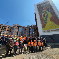 В житловому районі "Княгинин" презентували унікальне мозаїчне панно. ФОТО