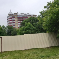 За збереження зеленої зони: франківці виступили проти будівництва у їх дворі. ВІДЕО
