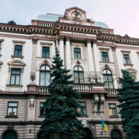 Батько й син розпиляли 1,5 млн грн на реставрацію медуніверситету