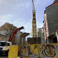 У Франківську таки демонтують скандальний кран на Гаркуші. ФОТО