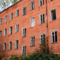 Демонтувати, передати чи розділити: що буде з приміщенням колишньої школи-інтернату у Надвірній