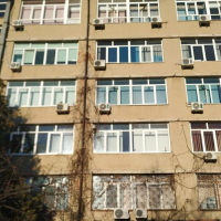 Особа, пов&rsquo;язана з власниками курорту &laquo;Буковель&raquo;, купує будівлю в центрі Івано-Франківська за 61,6 млн грн