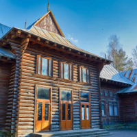 Власниця &ldquo;гуцульської&rdquo; пам&rsquo;ятки у парку Шевченка намагається оформити користування землею через суд