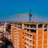 Квітень 2021
